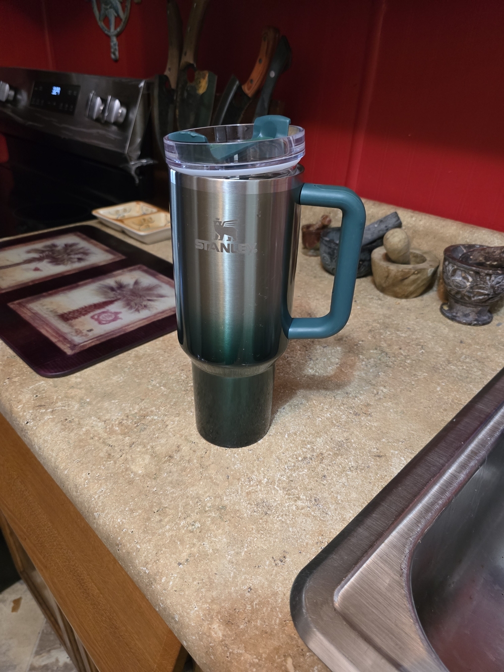 Stanley Quencher H2.0 FlowState 40 oz Tumbler in Pine Green Radiant